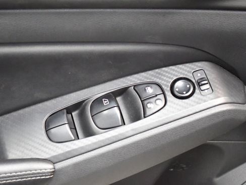 Used 2025 Nissan Altima 2.5 SV FWD image 15