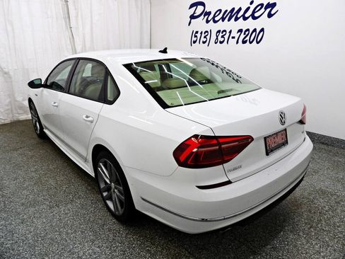 Used 2018 Volkswagen Passat 2.0T R-Line FWD image 4
