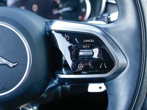 Used 2022 Jaguar F-PACE S image 39