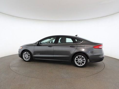 Used 2019 Ford Fusion SE image 8