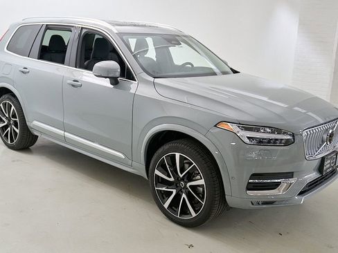 Certified 2025 Volvo XC90 B6 Plus AWD/4WD image 4