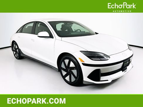 Used 2024 Hyundai Ioniq 6 SE RWD image 1
