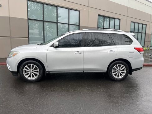 Used 2014 Nissan Pathfinder SV image 6