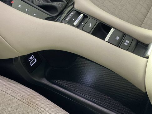 Used 2023 Honda HR-V LX image 39