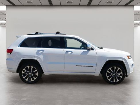 Used 2018 Jeep Grand Cherokee Overland AWD/4WD image 6