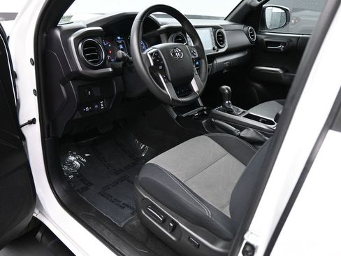 Used 2023 Toyota Tacoma TRD Sport w/ Technology Package AWD/4WD image 2