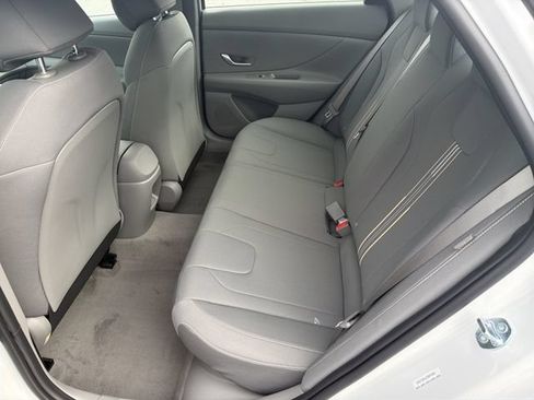 New 2026 Hyundai Elantra Hybrid FWD image 22