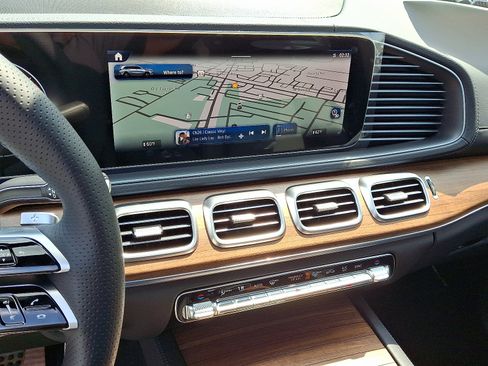 New 2025 Mercedes-Benz GLS 450 4MATIC image 16