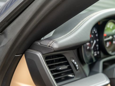 Certified 2022 Porsche 911 Targa 4S AWD/4WD image 18