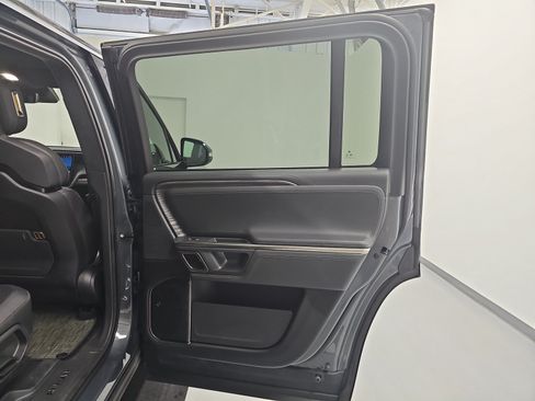 Used 2024 Rivian R1S Adventure AWD/4WD image 19