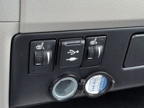 Used 2019 Toyota Sienna XLE FWD image 22