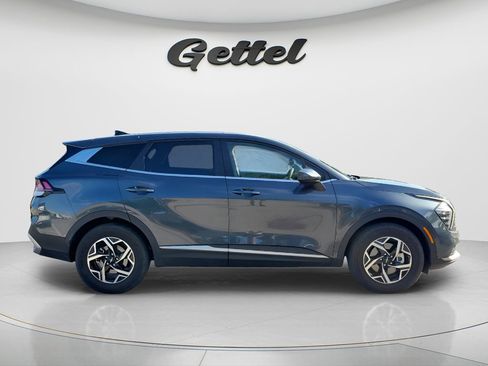 Used 2025 Kia Sportage LX FWD image 3