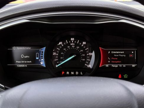 Used 2019 Ford Fusion SE FWD image 28