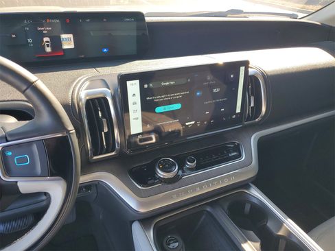 Certified 2025 Ford Expedition Platinum w/ Platinum Ultimate Package image 25