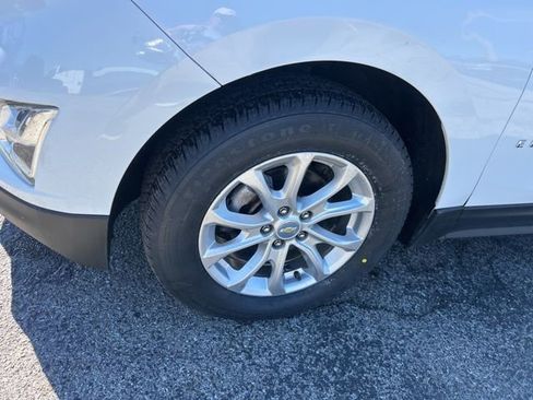 Used 2018 Chevrolet Equinox LT image 10