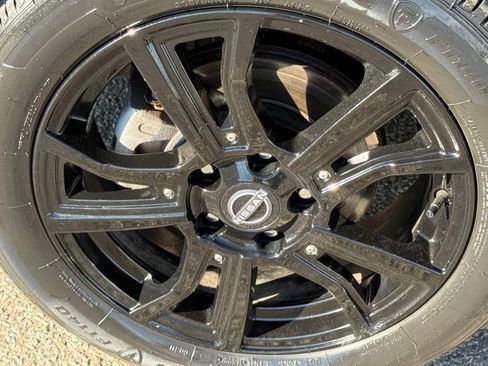 Used 2023 Nissan Kicks SR w/ SR Premium Package FWD image 37