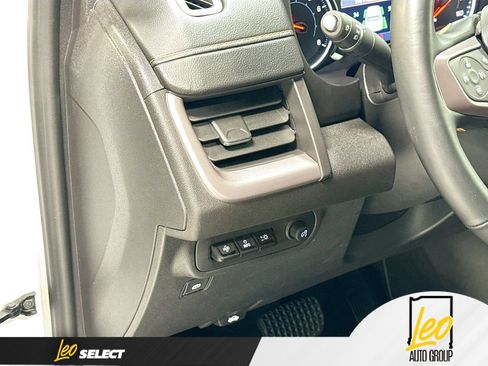 Used 2024 GMC Terrain AT4 w/ Tech Package AWD/4WD image 13