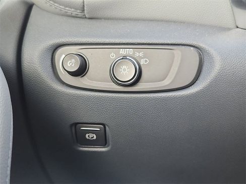 Used 2022 Chevrolet Blazer LT w/ LPO, Black Grille Bar Package image 17