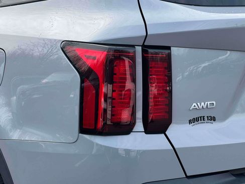 Used 2022 Kia Sorento X-Line EX image 9