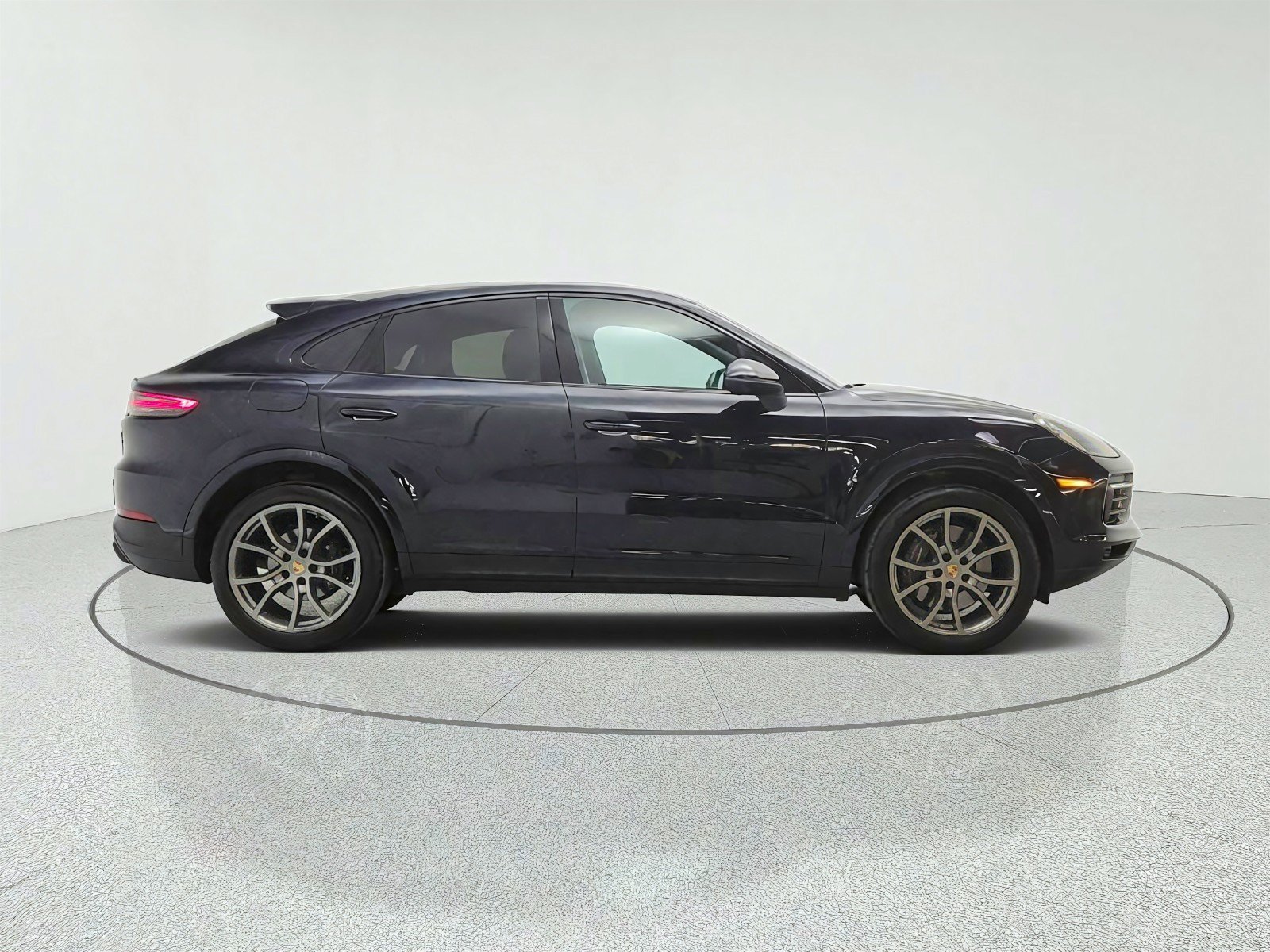 Used 2023 Porsche Cayenne Platinum Edition AWD/4WD image 4