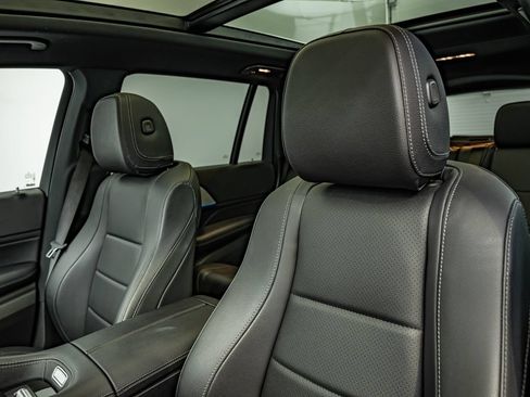 Certified 2024 Mercedes-Benz GLS 450 4MATIC image 34