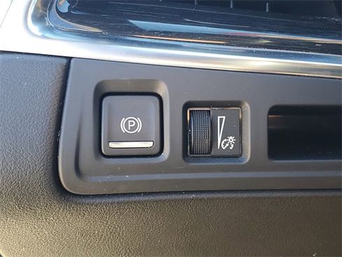 Used 2025 Cadillac XT5 Premium Luxury image 28