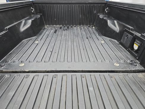 Used 2019 Toyota Tacoma TRD Off-Road w/ Technology Package image 12