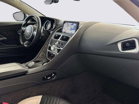 Used 2022 Aston Martin DB11 Coupe RWD image 34