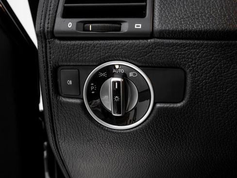 Used 2015 Mercedes-Benz G 63 AMG G 63 AMG 4MATIC image 45