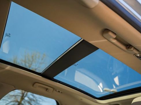 Used 2022 Lincoln Corsair AWD w/ Premium Package image 34