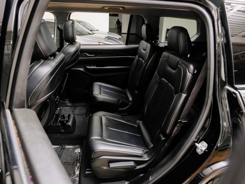 Used 2023 Jeep Grand Cherokee L Limited AWD/4WD image 44