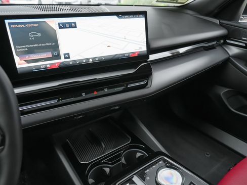 Used 2024 BMW 530i w/ M Sport Package image 11