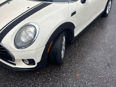 Used 2017 MINI Cooper Clubman FWD image 1