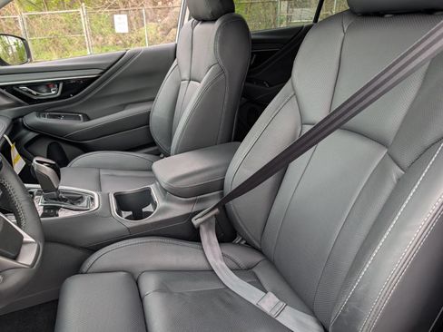Certified 2025 Subaru Outback Touring AWD/4WD image 19