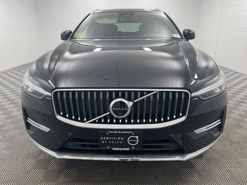 Used 2023 Volvo XC60 B5 Plus image 3