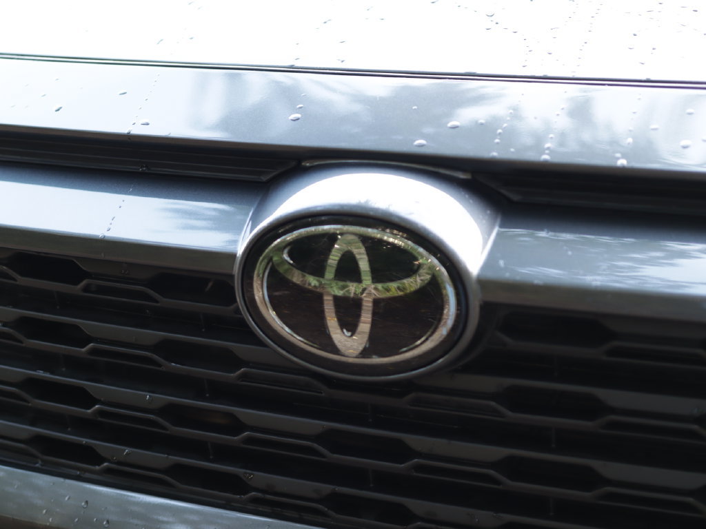 Used 2021 Toyota RAV4 LE AWD/4WD image 27