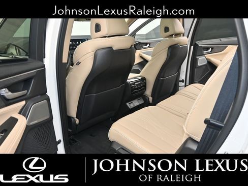 Used 2026 Acura MDX SH-AWD w/ Advance Package image 12