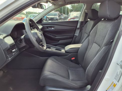 Used 2023 Honda Accord EX image 17