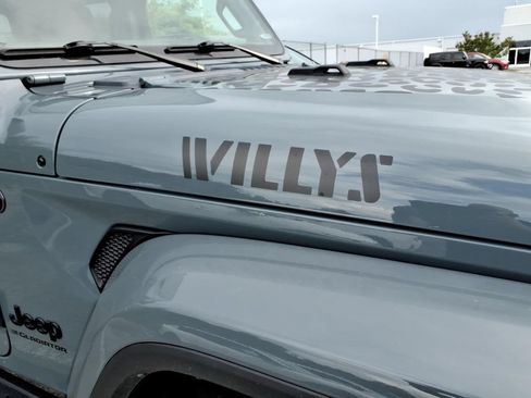 Used 2024 Jeep Gladiator Sport AWD/4WD image 17