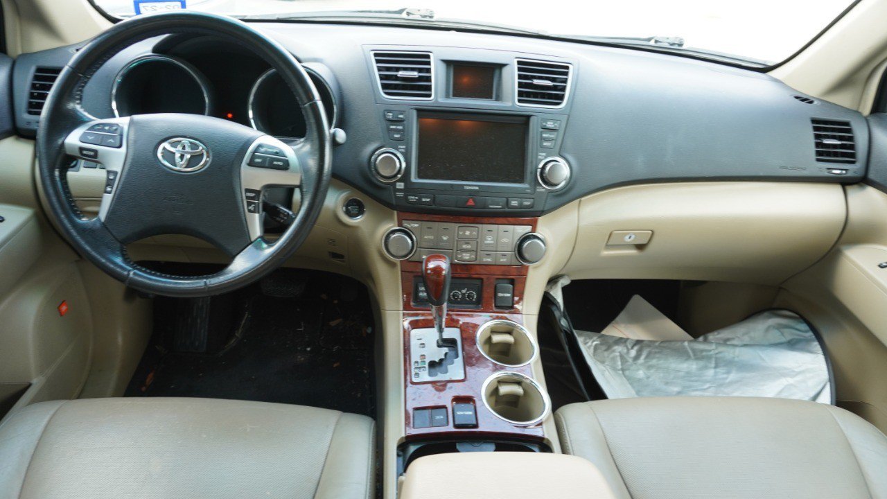 Used 2011 Toyota Highlander Limited w/ Tow Pkg FWD image 15