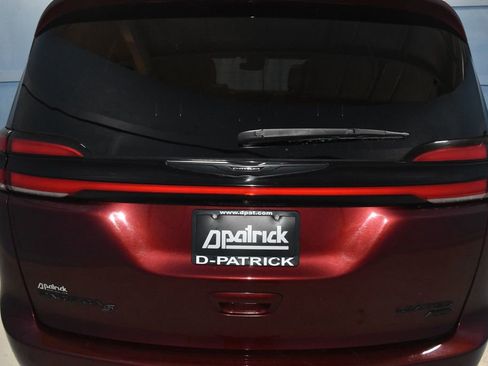 Used 2021 Chrysler Pacifica Limited w/ S Appearance Package AWD/4WD image 33