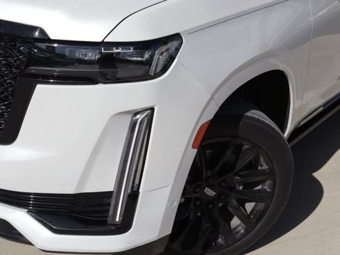 Used 2022 Cadillac Escalade ESV Sport Platinum w/ LPO, ONYX Package image 3