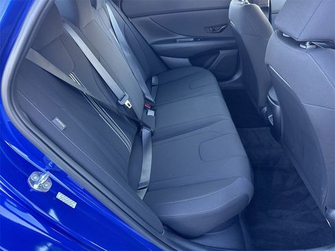 Used 2025 Hyundai Elantra SEL image 15