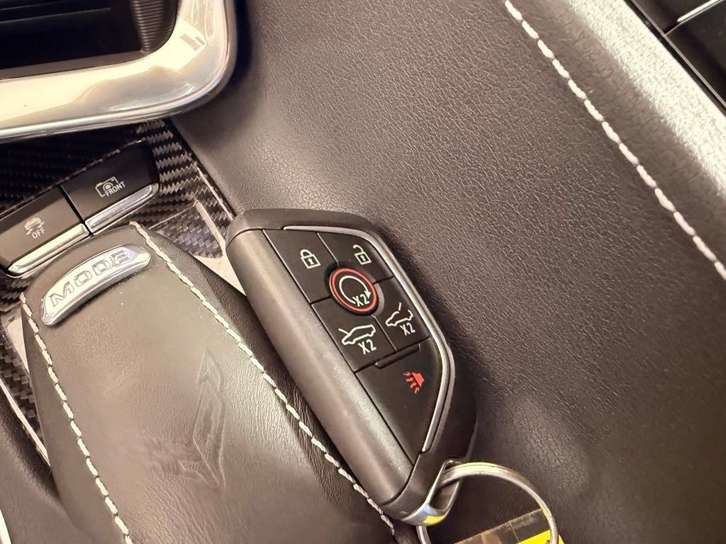 Used 2020 Chevrolet Corvette Stingray Preferred Cpe w/ 2LT Preferred Equipment Group RWD image 33