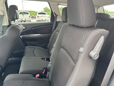 Used 2018 Dodge Journey SE w/ Connectivity Group FWD image 14