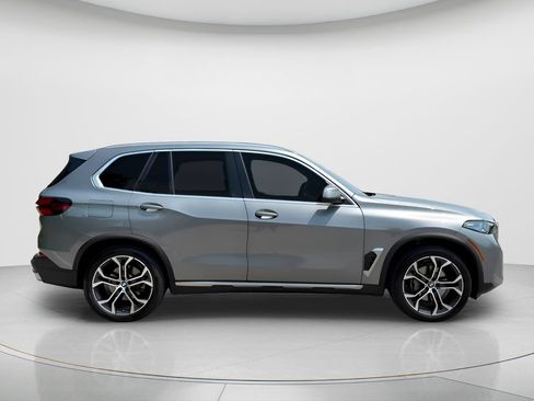 Used 2025 BMW X5 sDrive40i w/ Premium Package RWD image 4