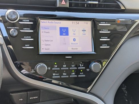 Used 2020 Toyota Camry LE w/ Convenience Package image 14