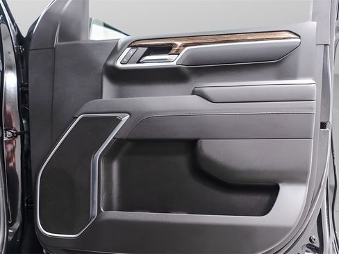 Used 2025 GMC Sierra 1500 Elevation image 32
