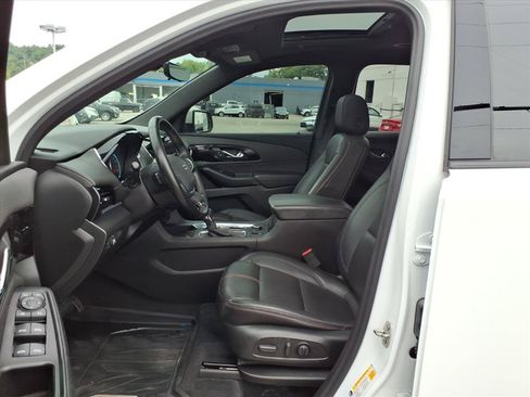 Used 2023 Chevrolet Traverse RS w/ LPO, Floor Liner Package AWD/4WD image 10