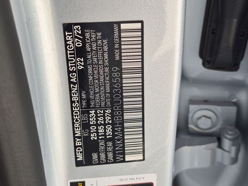 Used 2024 Mercedes-Benz GLC 300 4MATIC image 23